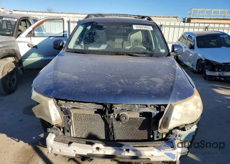 2013 Subaru Forester 2.5X Premium z USA, uszkodzony, nr VIN JF2SHADC4DH432773